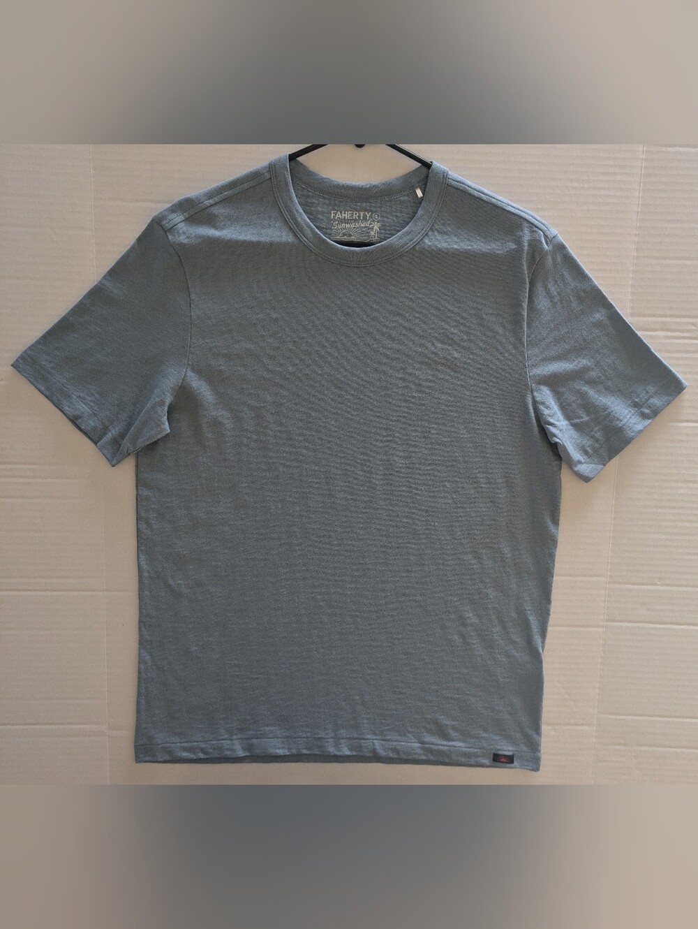Faherty Sunwashed Crewneck T-Shirt — Dusty Blue- Sm (NWOT)